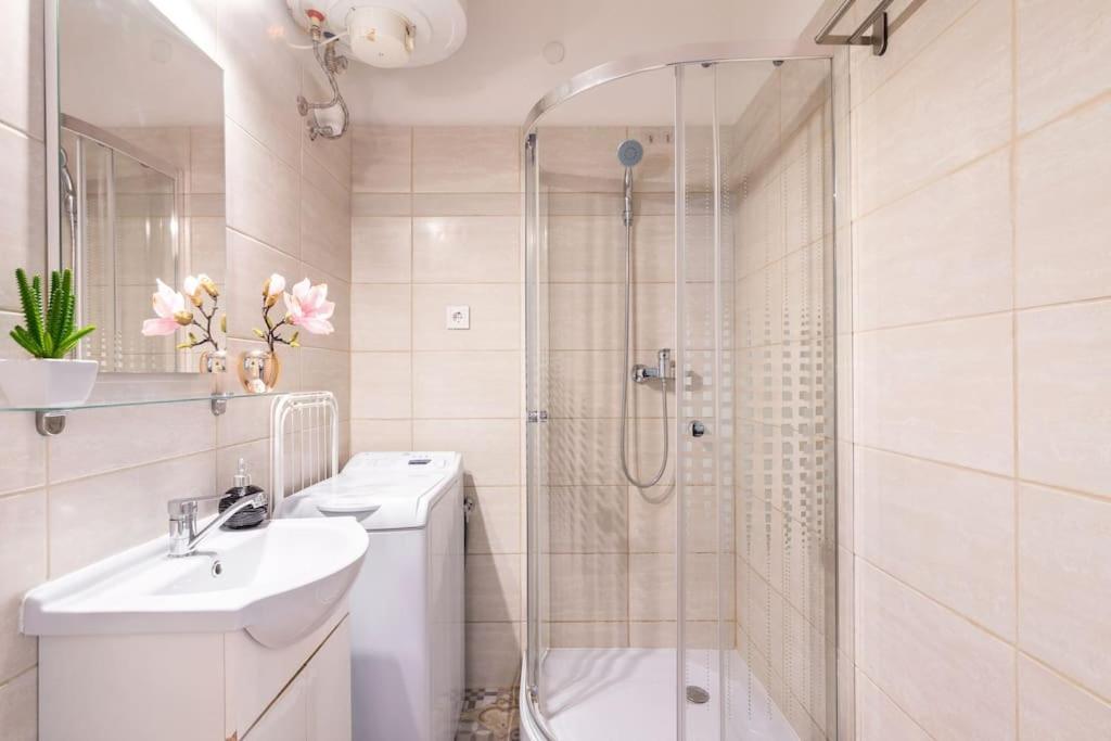 Vintage Style Cozy Downtown Apartment. بودابست المظهر الخارجي الصورة